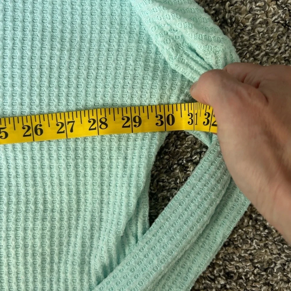 5/$25 Out From Under Urban Outfitters slouchy waffle knit top size medium - Picture 5 of 7